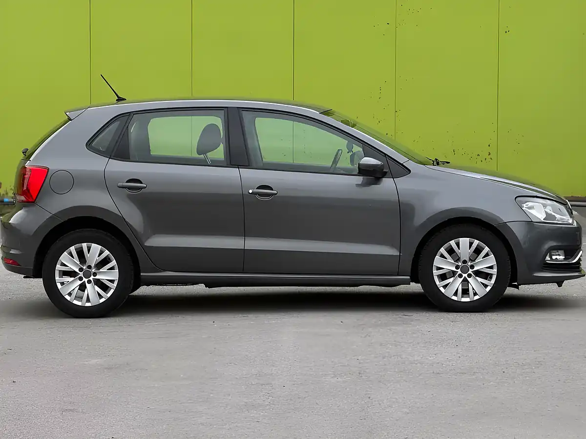 Used 2015 Volkswagen Polo Se Grey - Interior and Exterior details 7