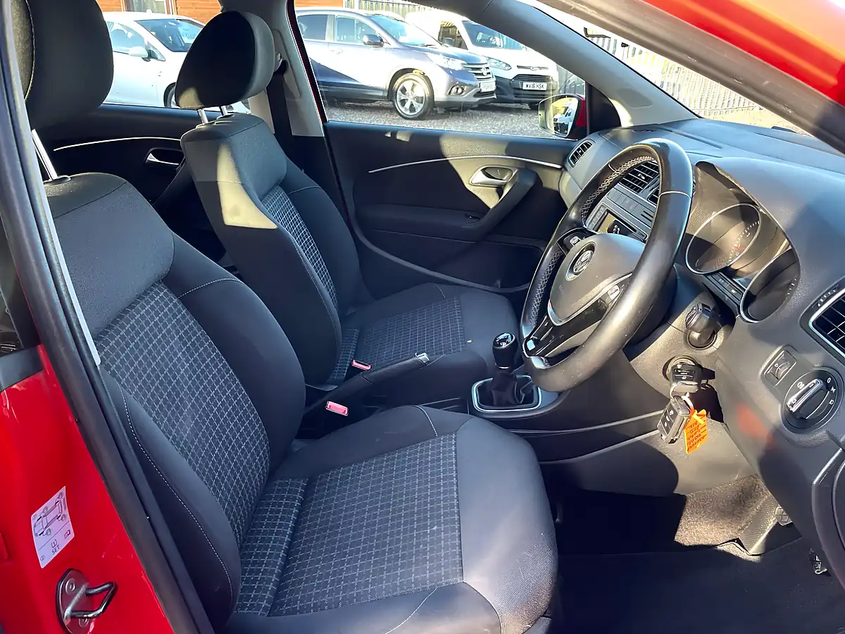Used 2015 Volkswagen Polo Se Red - Interior and Exterior details 13
