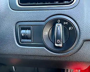 Used 2015 Volkswagen Polo Se Red - Interior and Exterior details 15