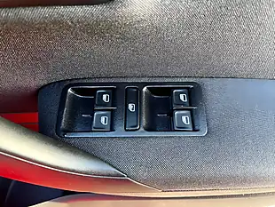 Used 2015 Volkswagen Polo Se Red - Interior and Exterior details 17