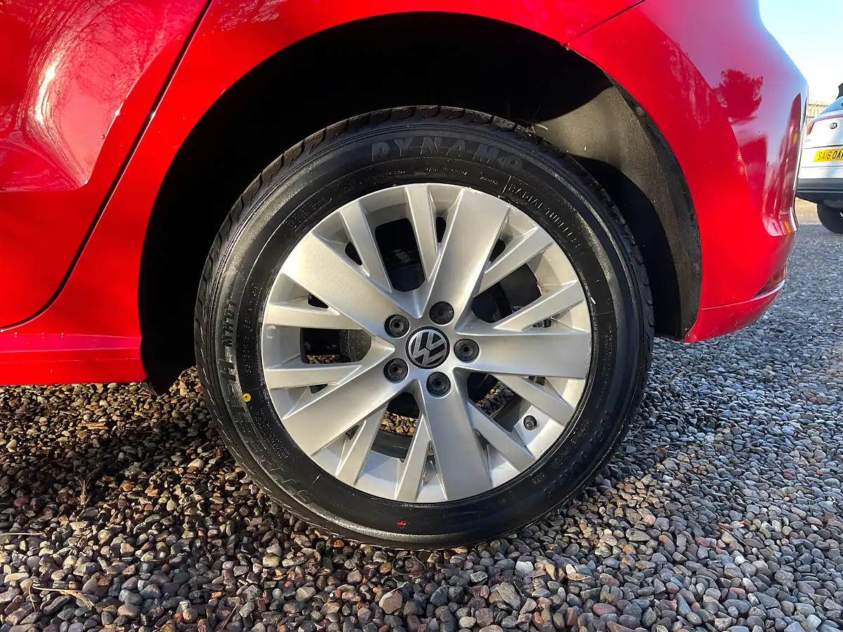 Used 2015 Volkswagen Polo Se Red - Interior and Exterior details 20