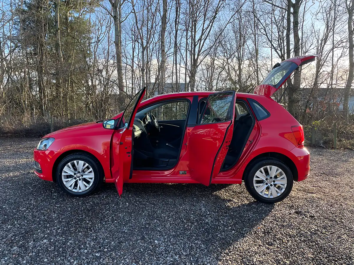 Used 2015 Volkswagen Polo Se Red - Interior and Exterior details 5