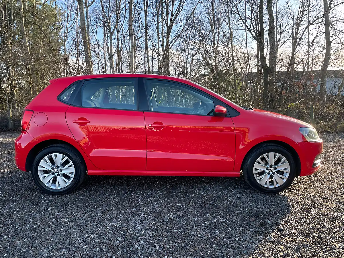 Used 2015 Volkswagen Polo Se Red - Interior and Exterior details 8