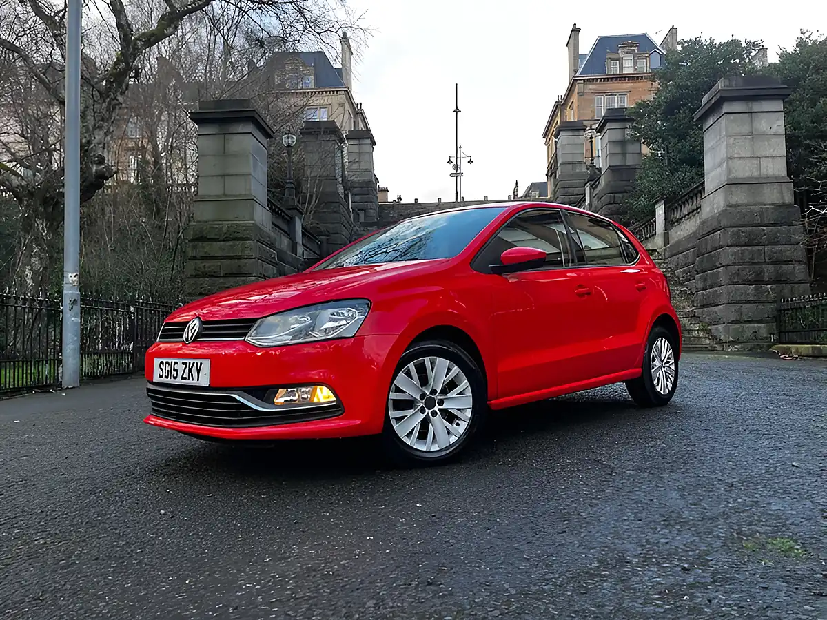 Used 2015 Volkswagen Polo Se Red - Front View