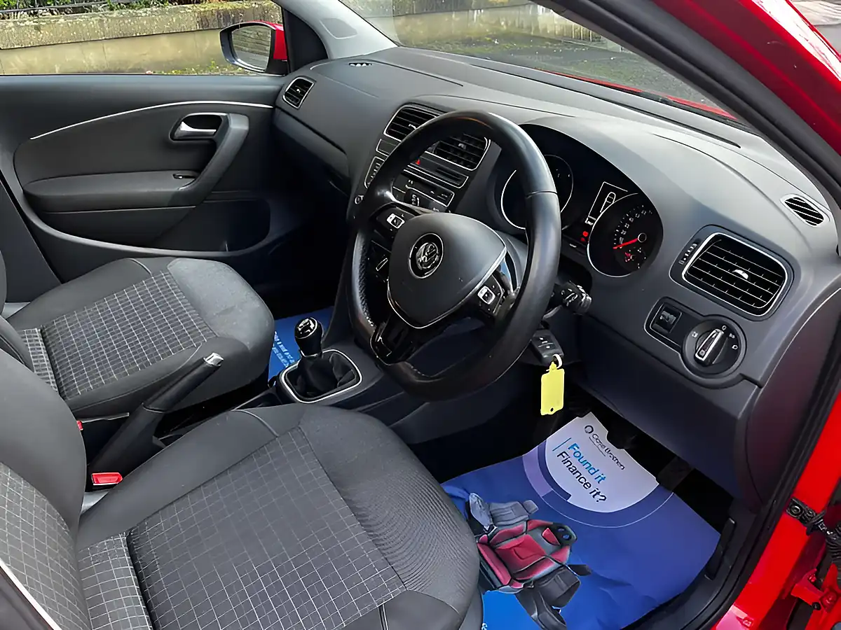 Used 2015 Volkswagen Polo Se Red - Interior and Exterior details 13
