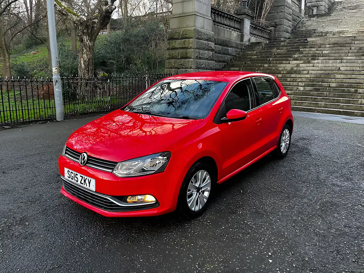 Used 2015 Volkswagen Polo Se Red - Interior and Exterior details 19