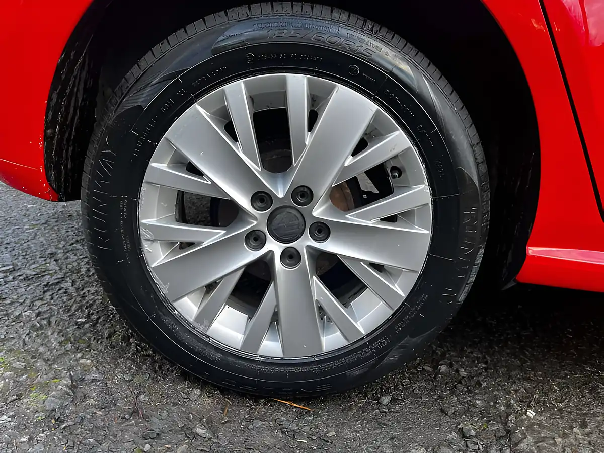 Used 2015 Volkswagen Polo Se Red - Interior and Exterior details 8
