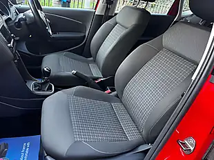 Used 2015 Volkswagen Polo Se Red - Interior and Exterior details 9