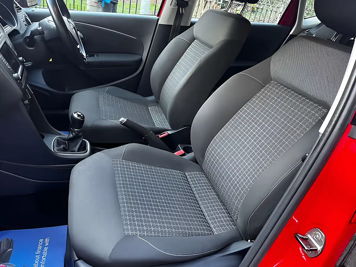 Used 2015 Volkswagen Polo Se Red - Interior and Exterior details 9