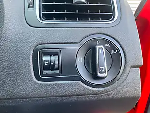 Used 2015 Volkswagen Polo Se Red - Interior and Exterior details 17