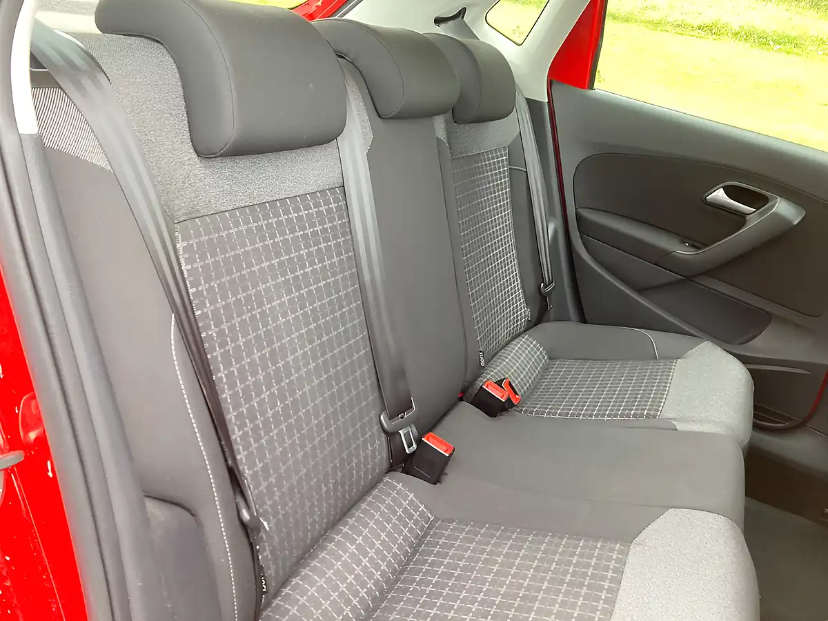 Used 2015 Volkswagen Polo Se Red - Interior and Exterior details 12