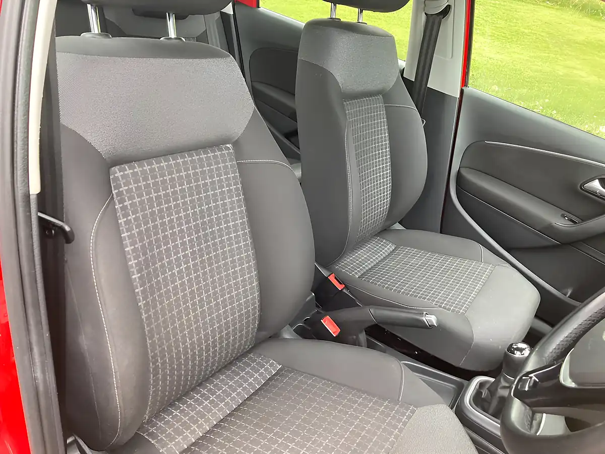 Used 2015 Volkswagen Polo Se Red - Interior and Exterior details 13
