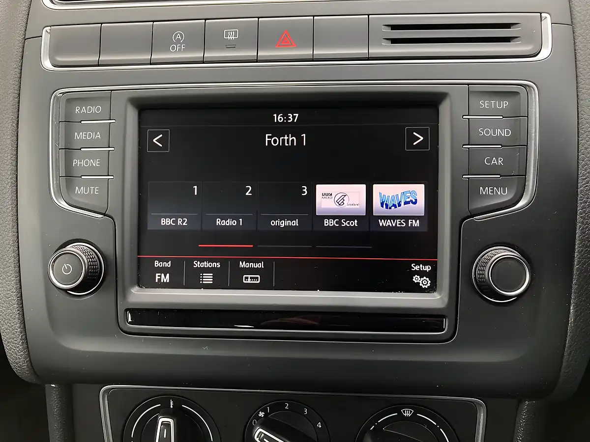 Used 2015 Volkswagen Polo Se Red - Interior and Exterior details 18