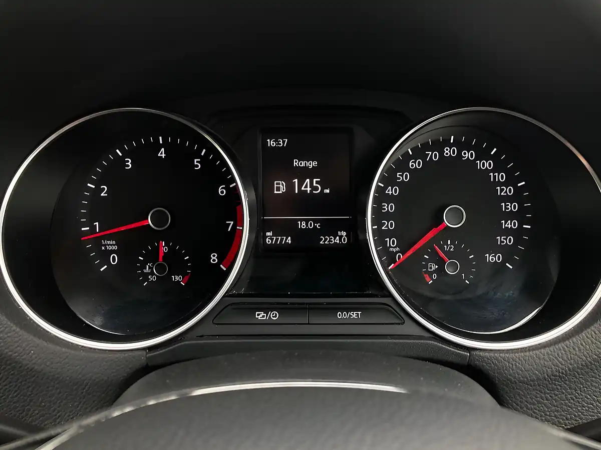 Used 2015 Volkswagen Polo Se Red - Interior and Exterior details 20