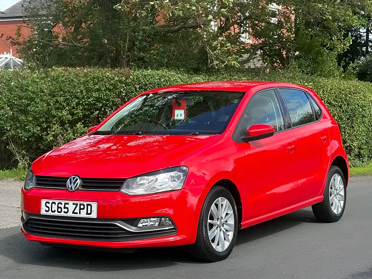 Used 2015 Volkswagen Polo Se Red - Front View