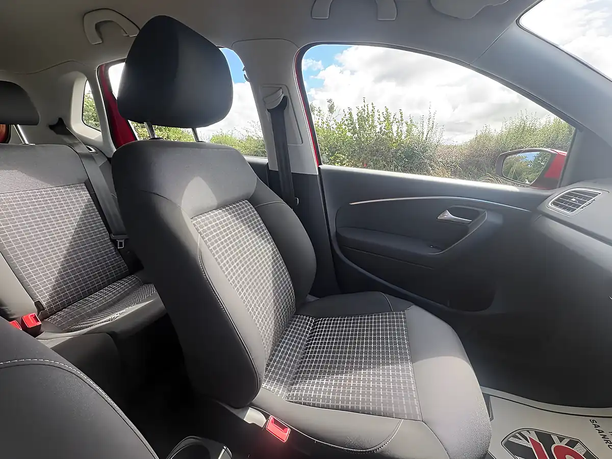 Used 2015 Volkswagen Polo Se Red - Interior and Exterior details 10