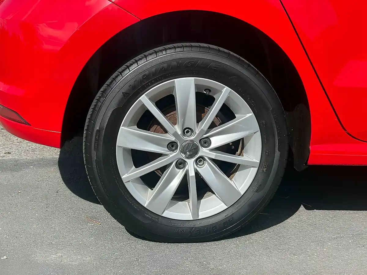 Used 2015 Volkswagen Polo Se Red - Interior and Exterior details 18