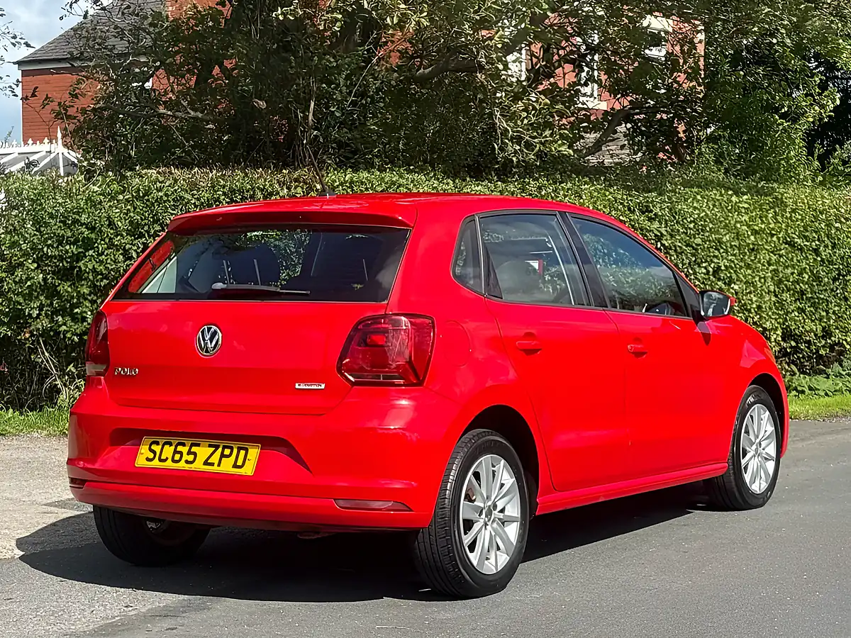 Used 2015 Volkswagen Polo Se Red - Interior and Exterior details 5
