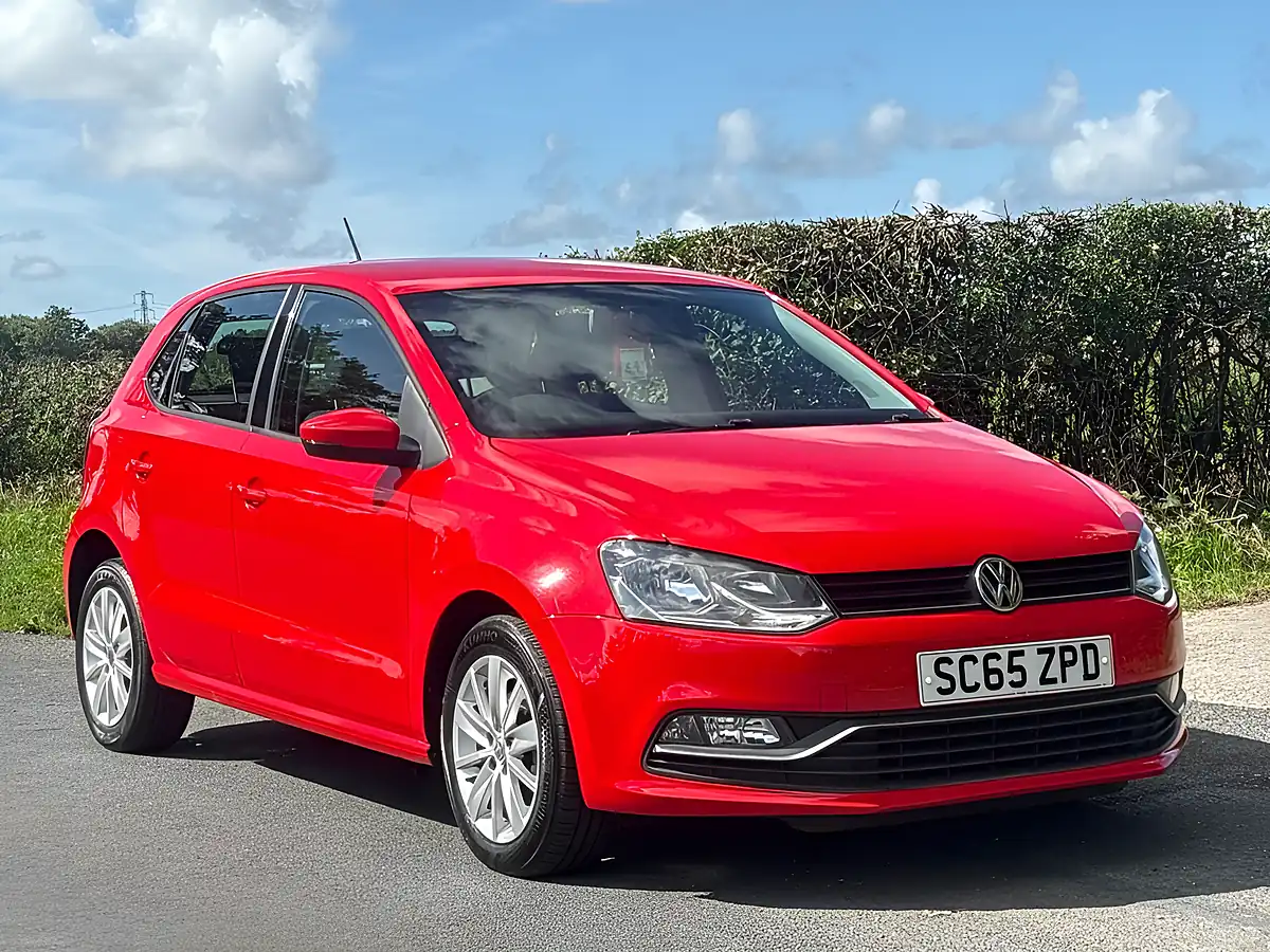 Used 2015 Volkswagen Polo Se Red - Interior and Exterior details 7