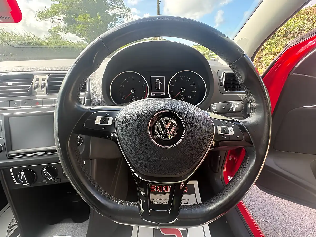 Used 2015 Volkswagen Polo Se Red - Interior and Exterior details 9