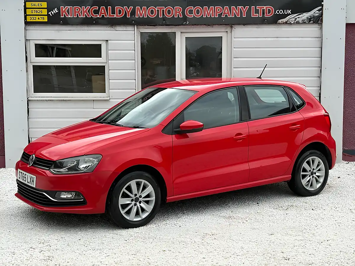Used 2015 Volkswagen Polo Se Red - Front View