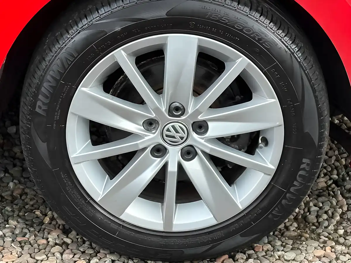 Used 2015 Volkswagen Polo Se Red - Interior and Exterior details 13