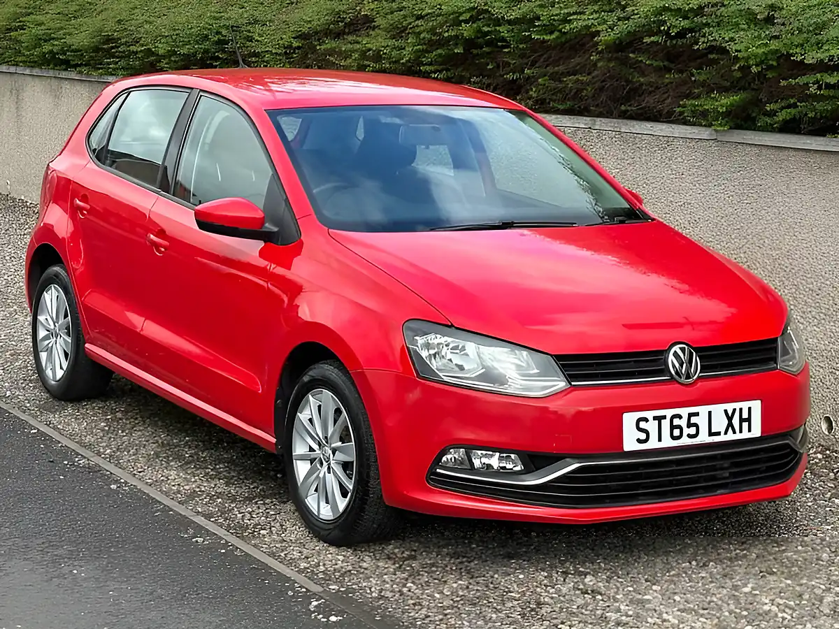 Used 2015 Volkswagen Polo Se Red - Interior and Exterior details 4