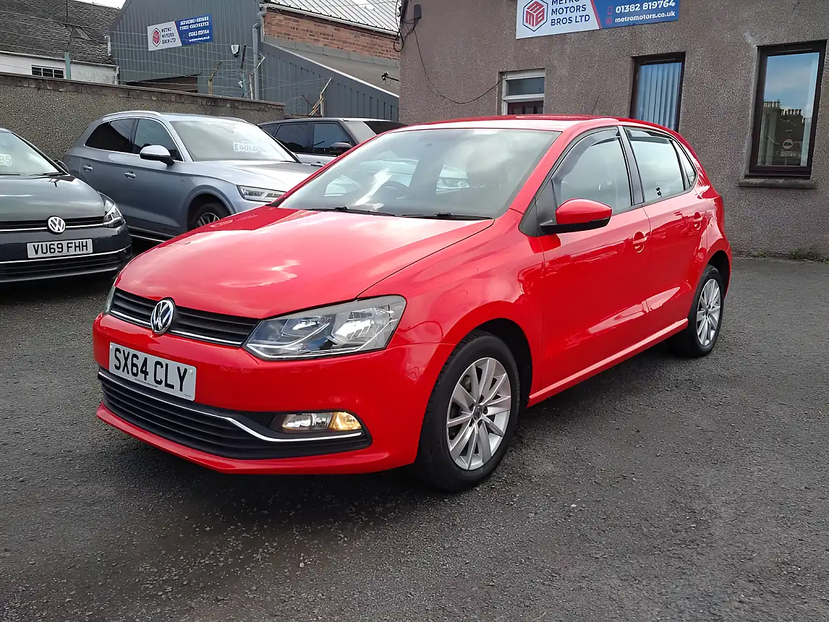 Used 2015 Volkswagen Polo Se Red - Front View