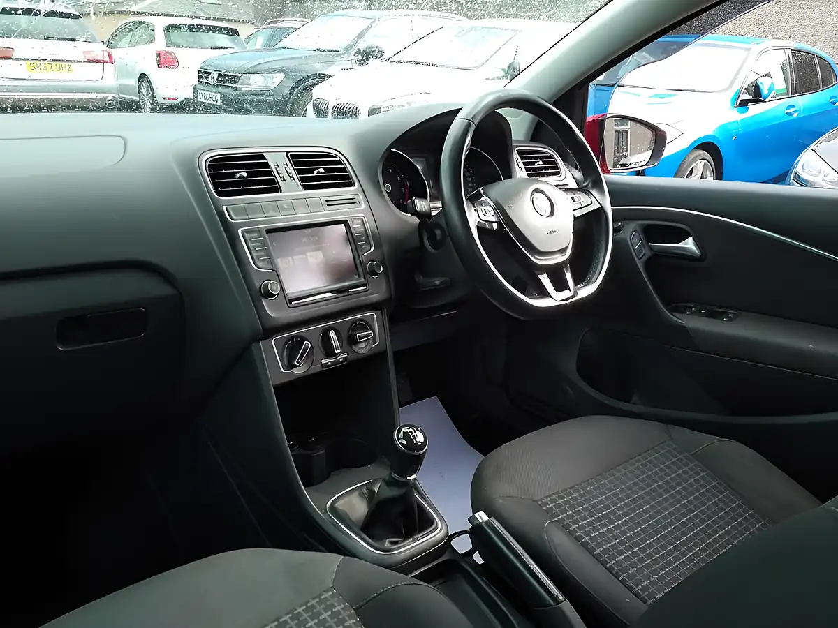 Used 2015 Volkswagen Polo Se Red - Interior and Exterior details 13