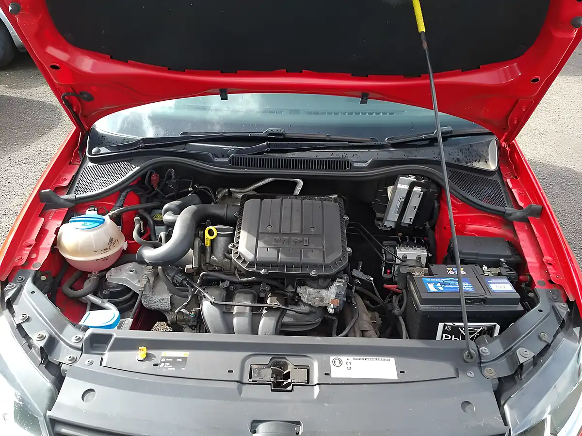 Used 2015 Volkswagen Polo Se Red - Interior and Exterior details 14