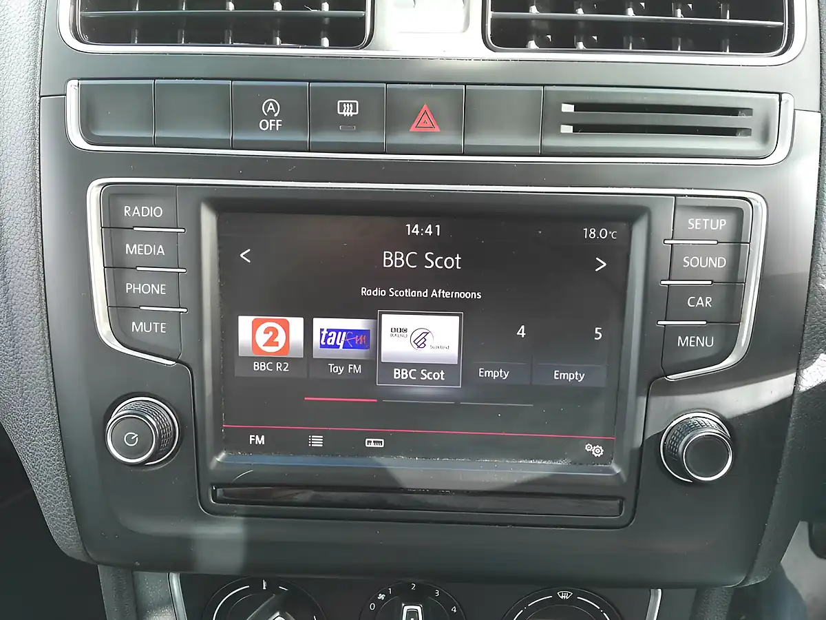 Used 2015 Volkswagen Polo Se Red - Interior and Exterior details 16