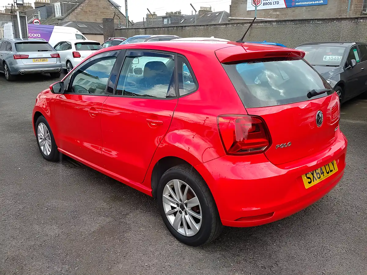 Used 2015 Volkswagen Polo Se Red - Interior and Exterior details 4