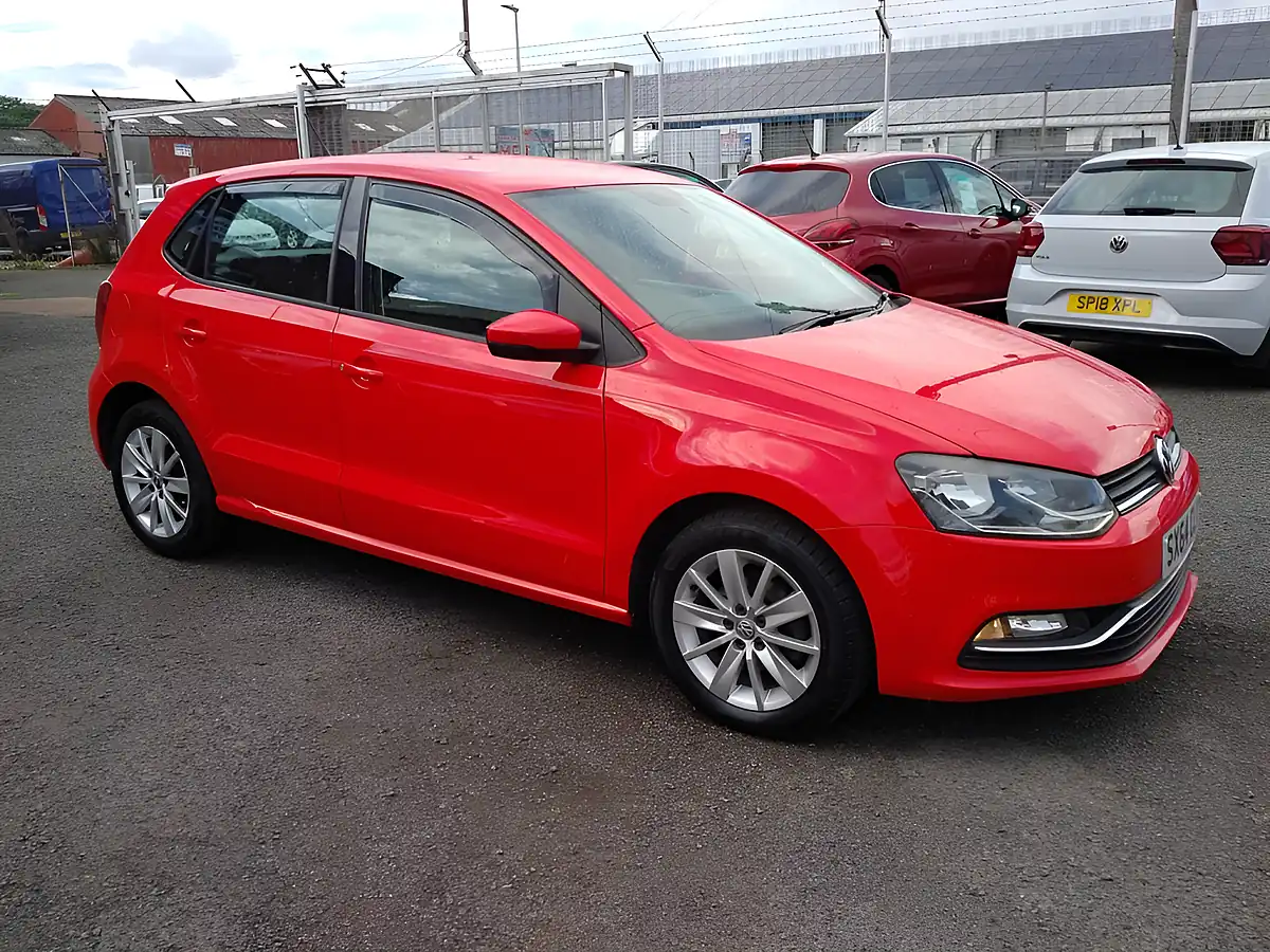 Used 2015 Volkswagen Polo Se Red - Interior and Exterior details 8