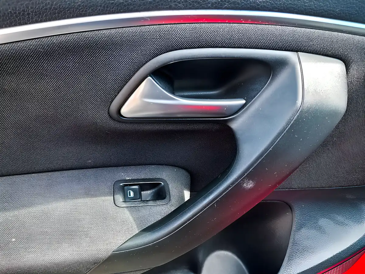 Used 2015 Volkswagen Polo Se Red - Interior and Exterior details 11