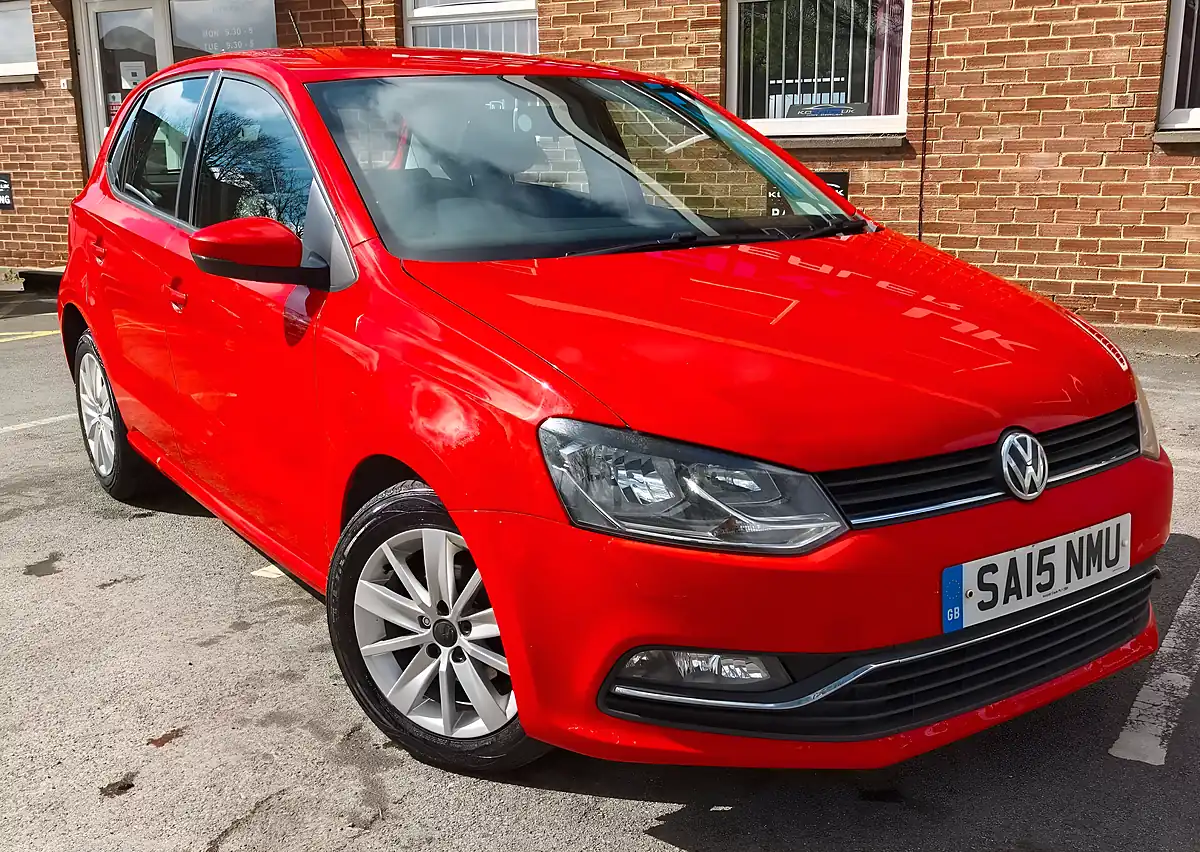 Used 2015 Volkswagen Polo Se Red - Interior and Exterior details 15