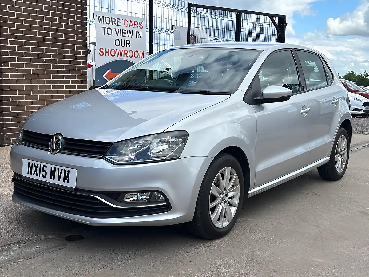 Used 2015 Volkswagen Polo Se Silver - Interior and Exterior details 3