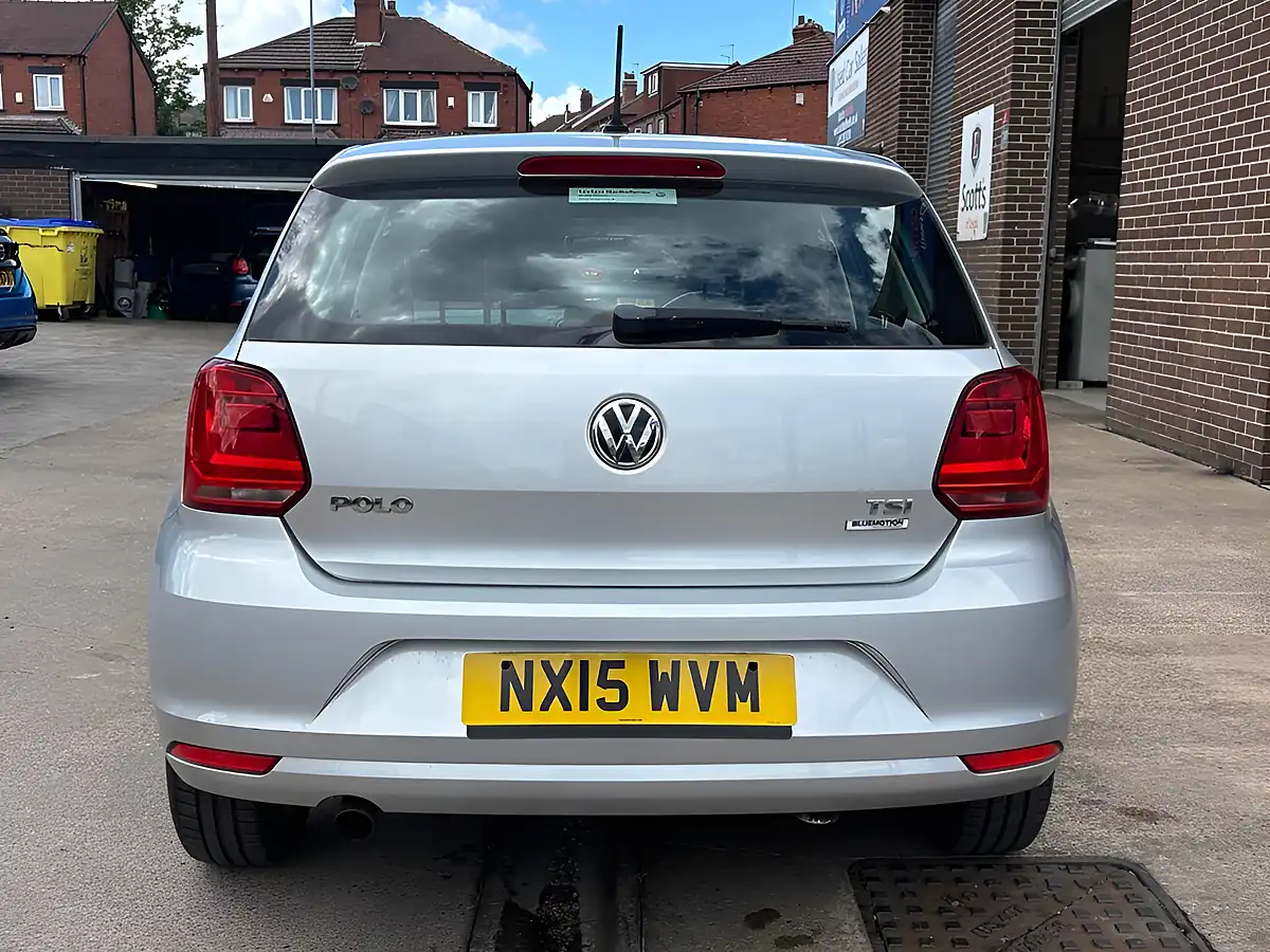 Used 2015 Volkswagen Polo Se Silver - Interior and Exterior details 6