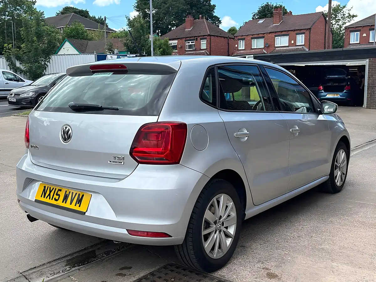 Used 2015 Volkswagen Polo Se Silver - Interior and Exterior details 7