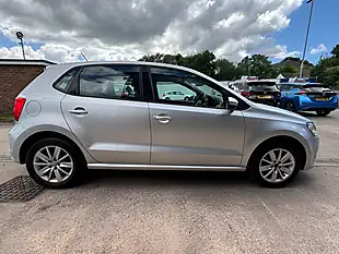 Used 2015 Volkswagen Polo Se Silver - Interior and Exterior details 8