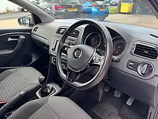 Used 2015 Volkswagen Polo Se Silver - Interior and Exterior details 9