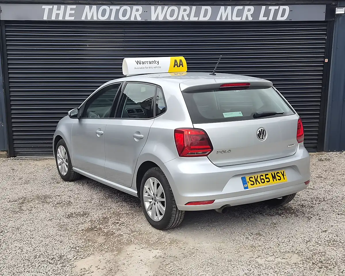 Used 2015 Volkswagen Polo Se Silver - Interior and Exterior details 7