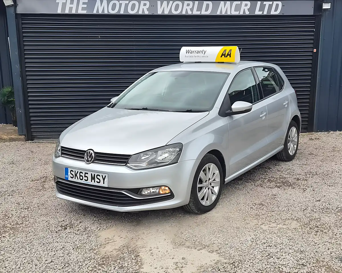 Used 2015 Volkswagen Polo Se Silver - Interior and Exterior details 9