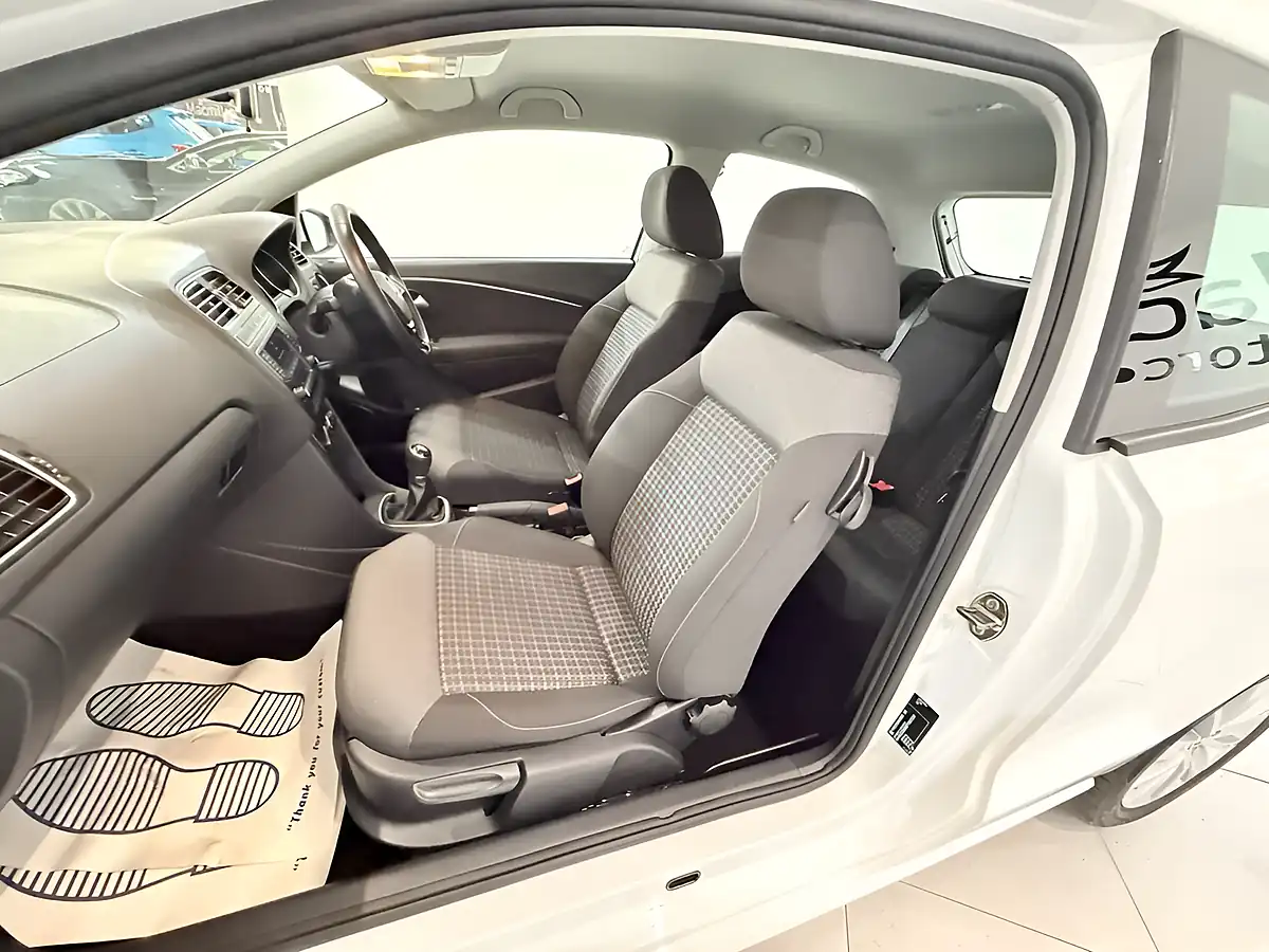 Used 2015 Volkswagen Polo Se White - Interior and Exterior details 12