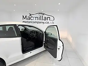 Used 2015 Volkswagen Polo Se White - Interior and Exterior details 16