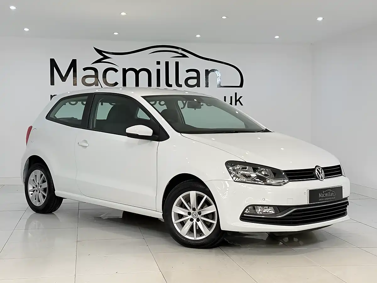 Used 2015 Volkswagen Polo Se White - Interior and Exterior details 4