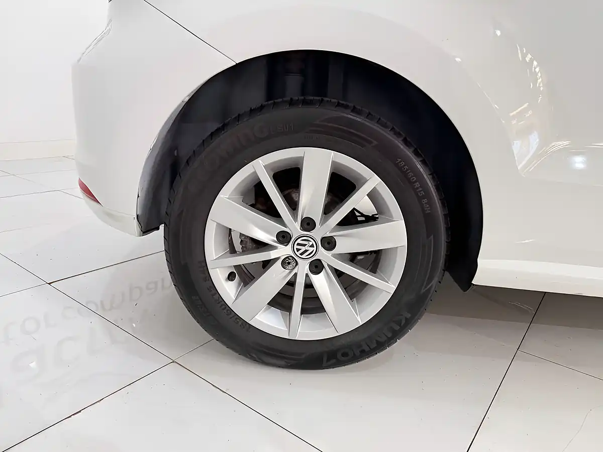 Used 2015 Volkswagen Polo Se White - Interior and Exterior details 9