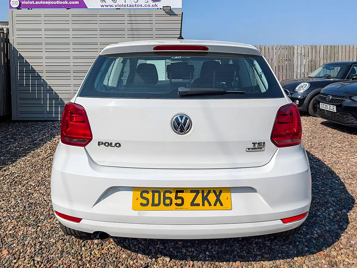 Used 2015 Volkswagen Polo Se White - Interior and Exterior details 10