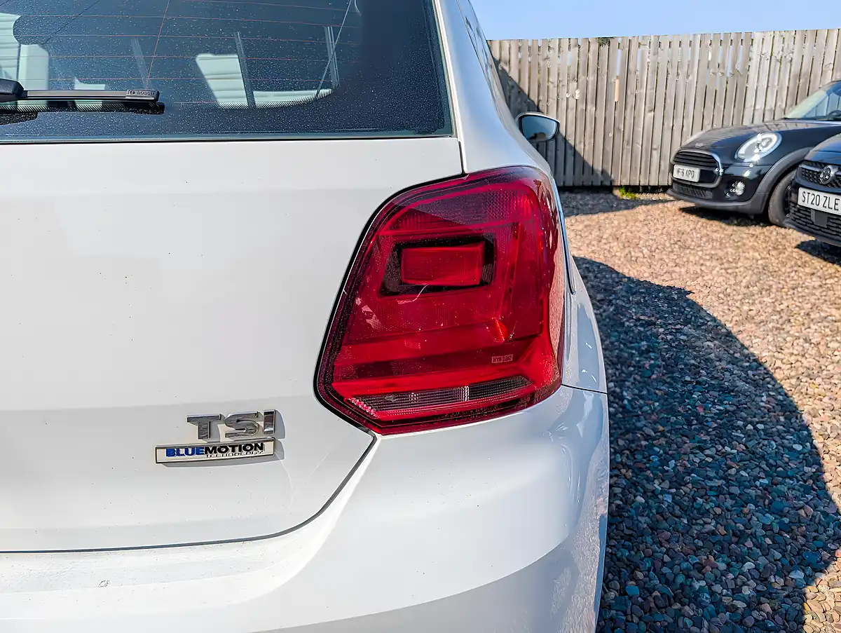Used 2015 Volkswagen Polo Se White - Interior and Exterior details 18