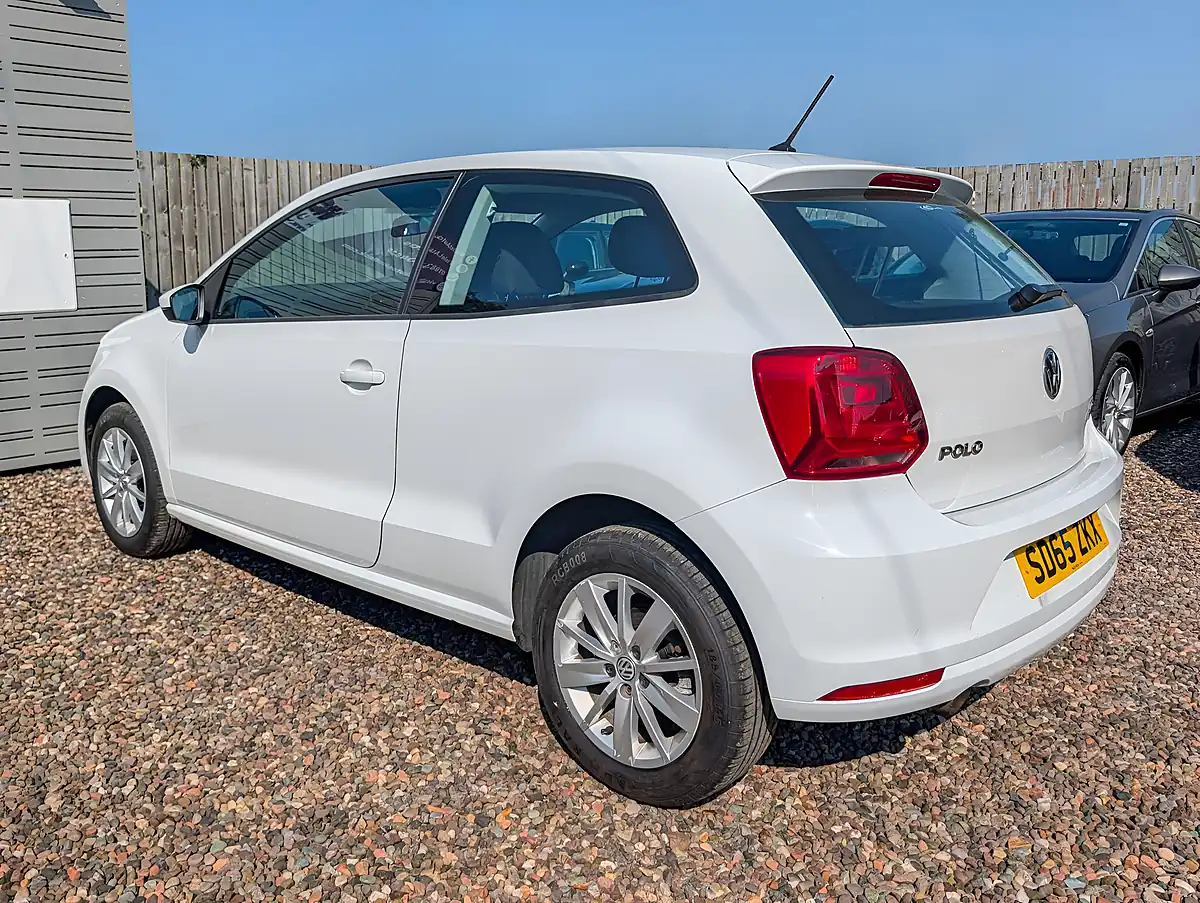 Used 2015 Volkswagen Polo Se White - Interior and Exterior details 4