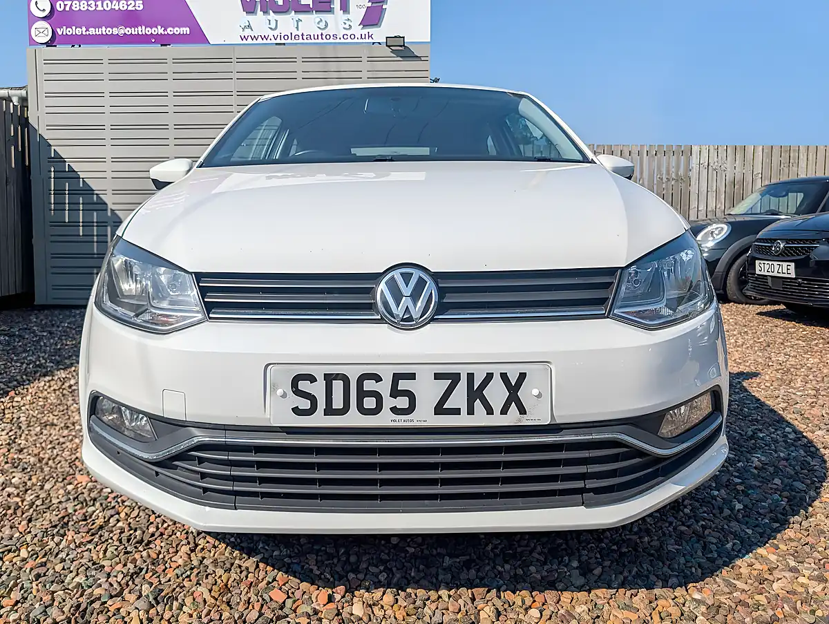 Used 2015 Volkswagen Polo Se White - Interior and Exterior details 6